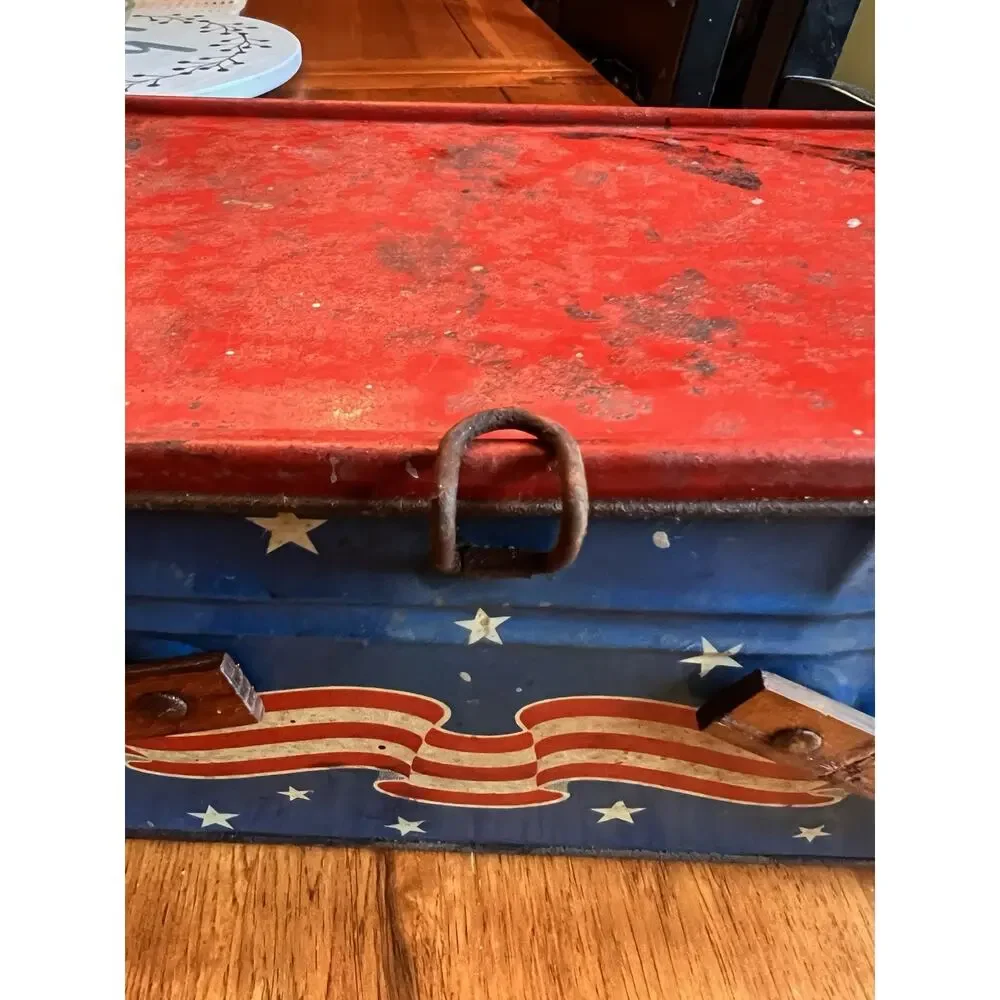 Golden Cookies 40s Metal Picnic Basket Patriotic July 4th Wood Handles Flag Vtg